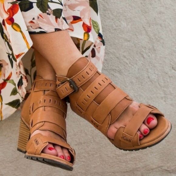 Sorel Nadia Buckle Bootie Sandals in Camel Sz 7.5 M Leather Strappy Open Toe - Picture 1 of 11